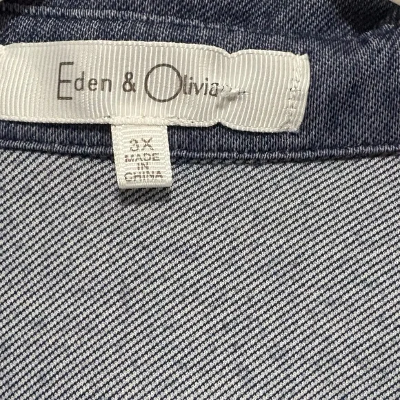 Eden & Olivia Soft Denim Style Button Down - Picture 4 of 5